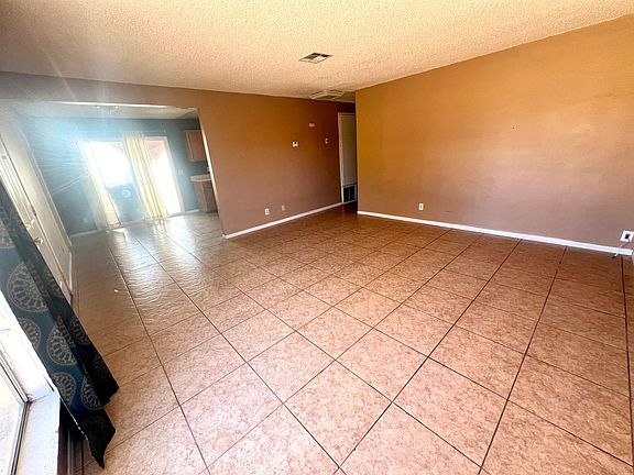 4th image of 6001 Mariposa Ave