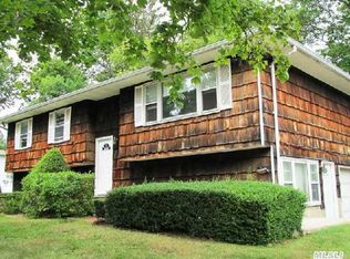 50 Ridgecrest St, Huntington, NY 11743