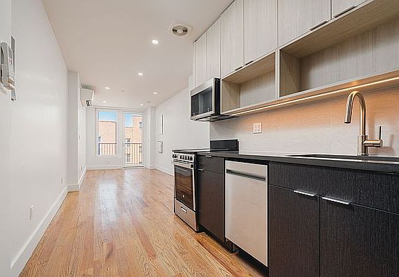 5th image of 375 Lefferts Ave APT 3E
