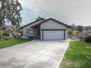 19021 Pinehurst Pl, Tehachapi, CA 93561