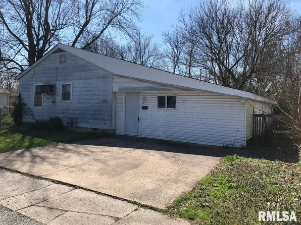 1012 Midway Ct, Marion, IL 62959