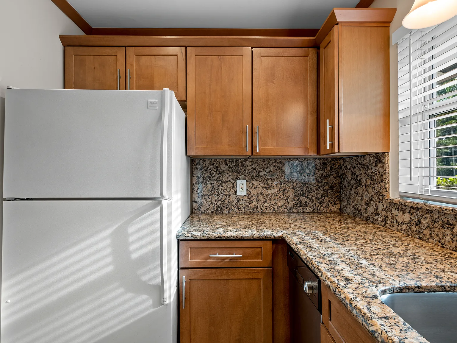 2 bed, 800 sqft, $2,250 — Photo 3