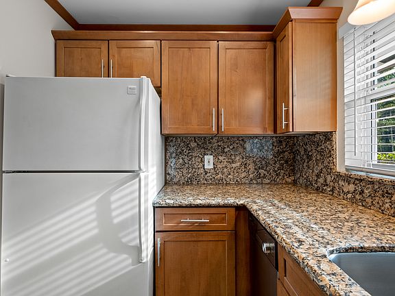 3rd image of 1106 NE 16th Ct #2