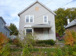 712 Fulton St, Aurora, IL 60505