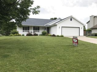 1186 Oakdale Cir W, Freeland, MI 48623