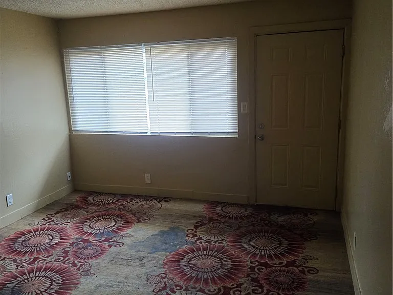 2104 Sunrise Ave #14 — Photo 12