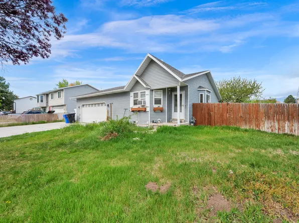 6126 S Middlewood Cir W, Salt Lake City, UT 84118