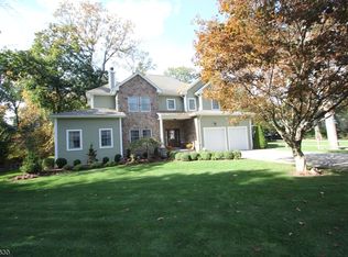 61 Crest Rd, Ramsey, NJ 07446