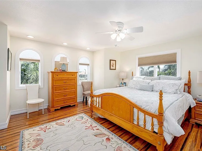 5208 SW 8th Ct — Photo 24