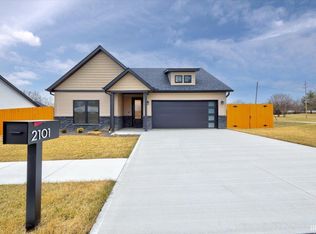 2101 Walden Dr, Bedford, IN 47421