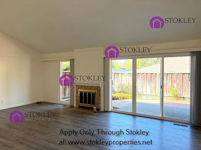 3 bed, 2.0 bath, 1354 sqft, $3,995 — Photo 3