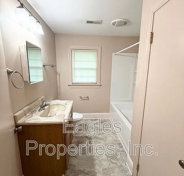 1509 Highway 91 N — Photo 7