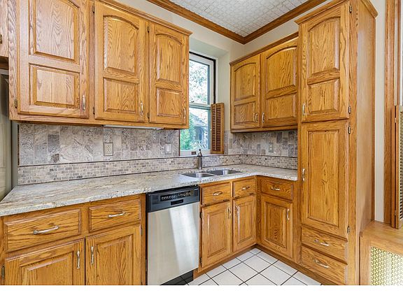 Updated Kitchen with Granite Counter Tops