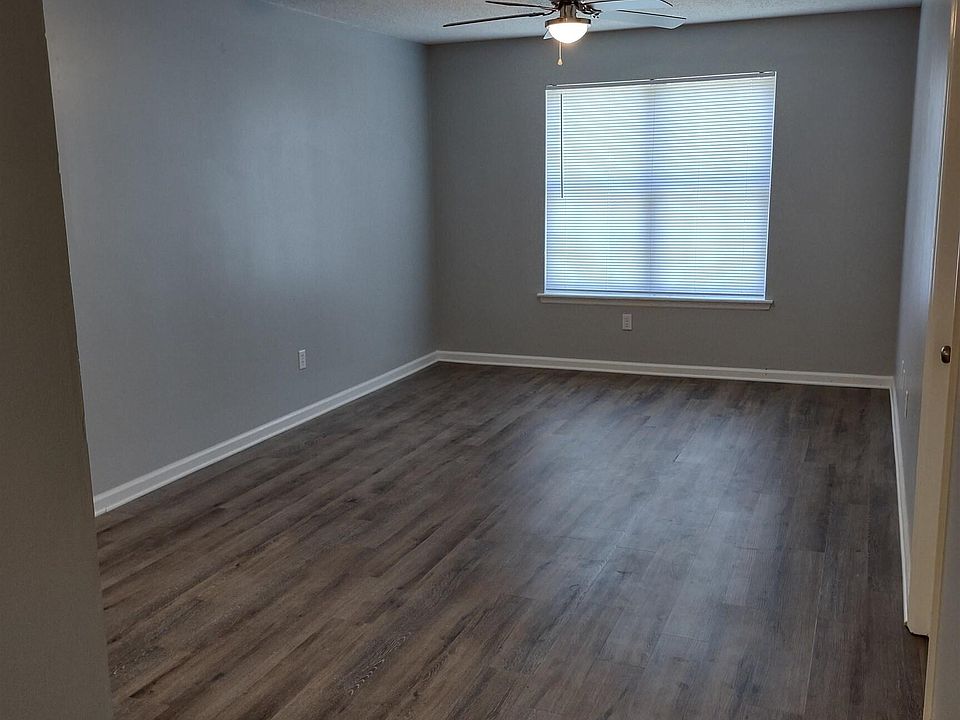 1st image of 307 Eagle Ct #307