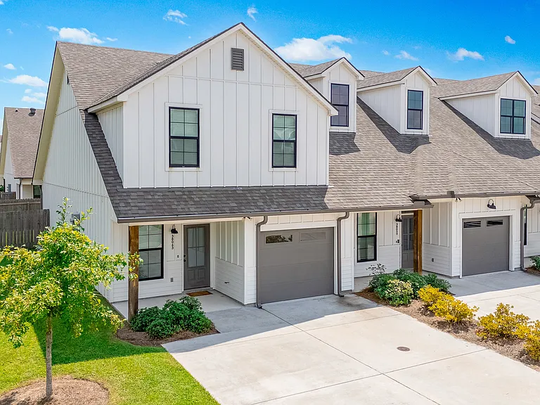Oak Grove Townhomes WT — Photo 12