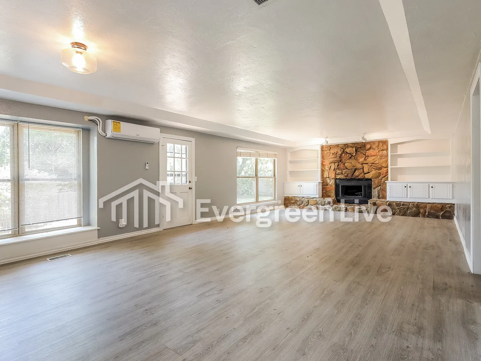4 bed, 3.0 bath, 2247 sqft, $1,795 — Photo 4