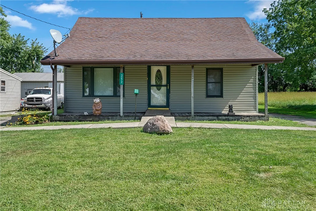 3272 Long St photo 1