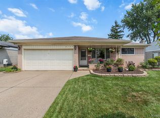 4145 Augustine Dr, Sterling Heights, MI 48310