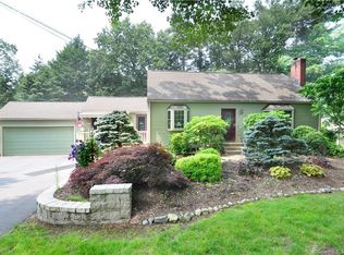 42 Chriswell Dr, Simsbury, CT 06070