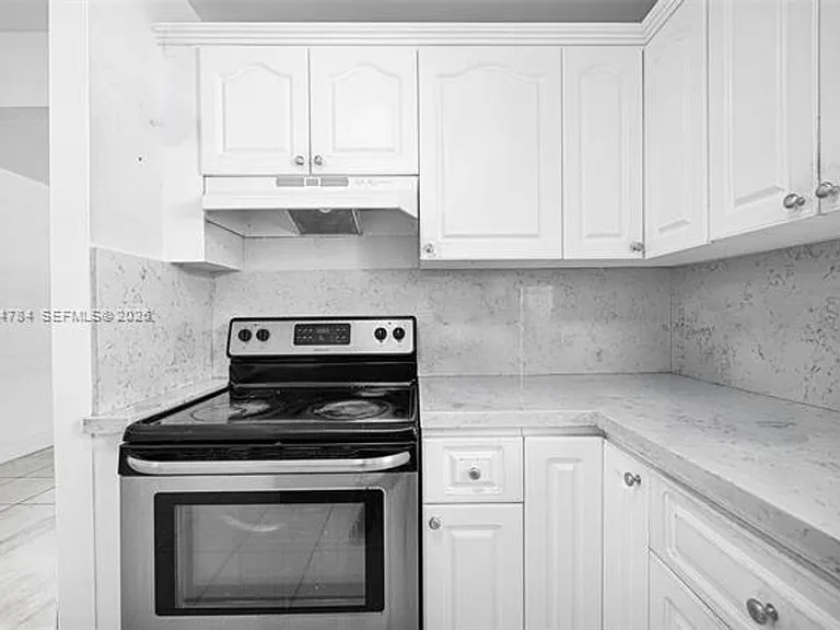 3231 SW 25th St #CU-2 — Photo 1