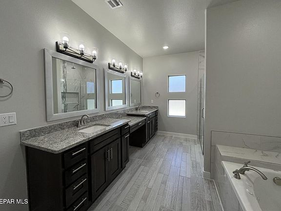 5th image of 14557 Tierra Resort Ave