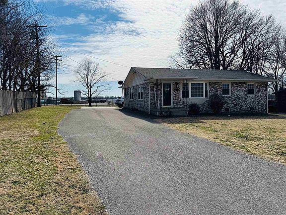 2nd image of 402 Mulberry Ct