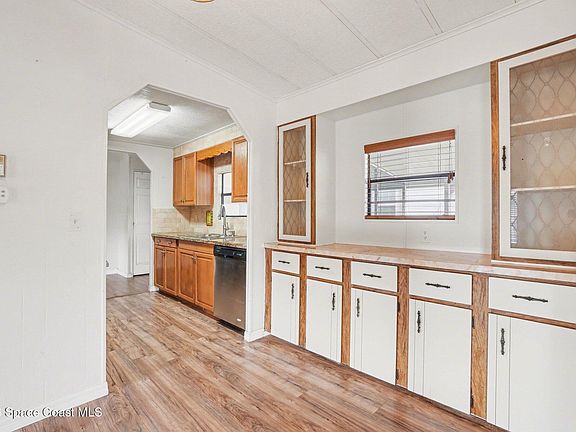 5th image of 637 Wedelia Dr