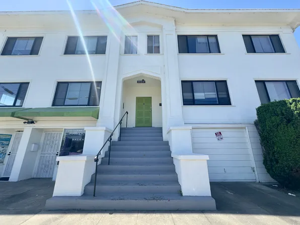 835 40th St APT 1, Oakland, CA 94608