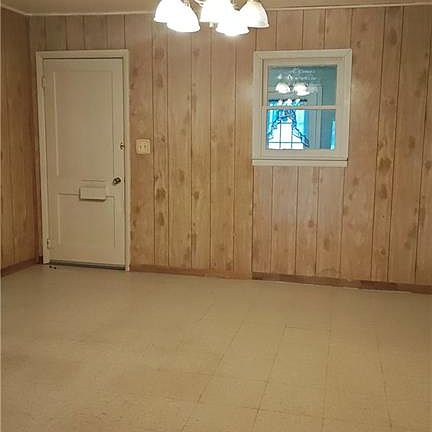4th image of 126 Ebony Ave