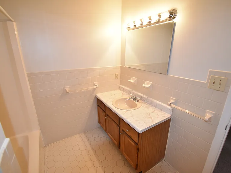244 Wickford Ct — Photo 10