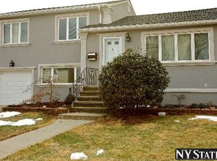 578 S Bayview Ave, Freeport, NY 11520