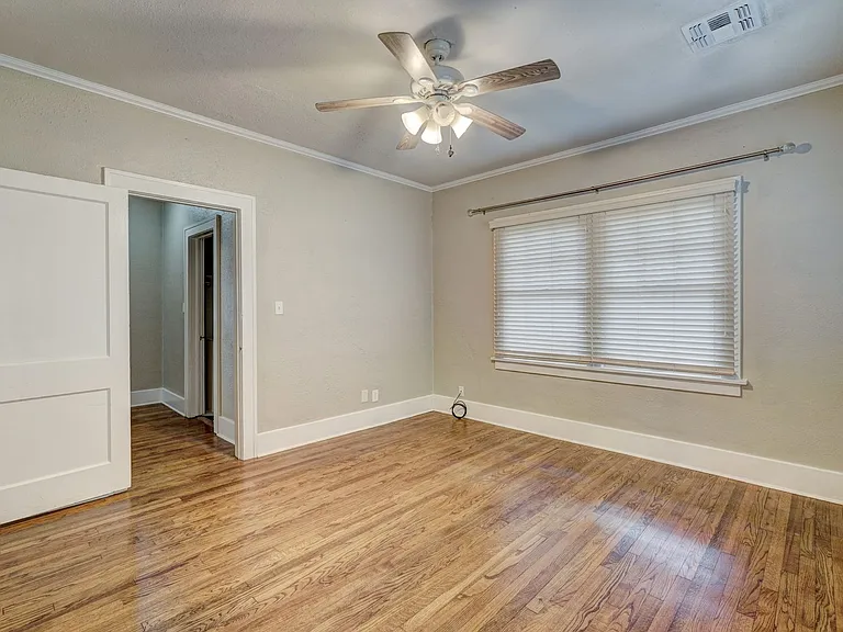 3711 N Military Ave — Photo 20