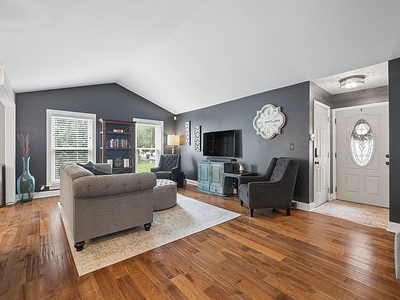 3rd image of 2296 Briarhill Dr