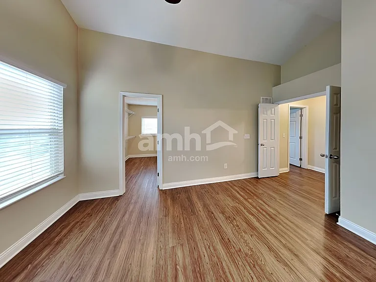 270 Huntington Dr — Photo 12