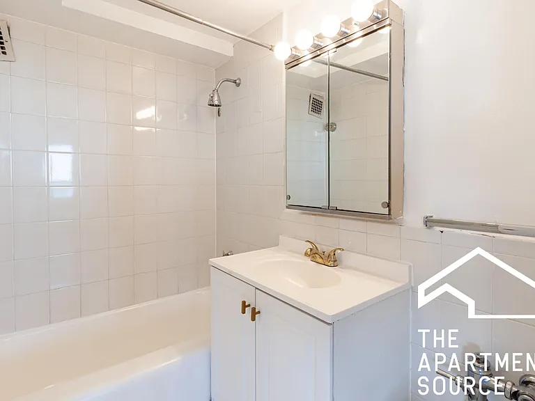 720 W Gordon Ter #1505 — Photo 14