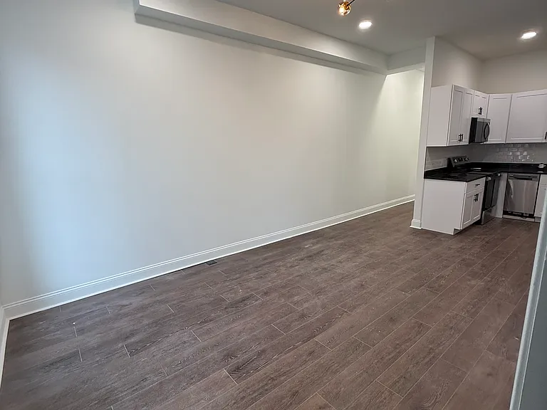 2028 Druid Hill Ave — Photo 34