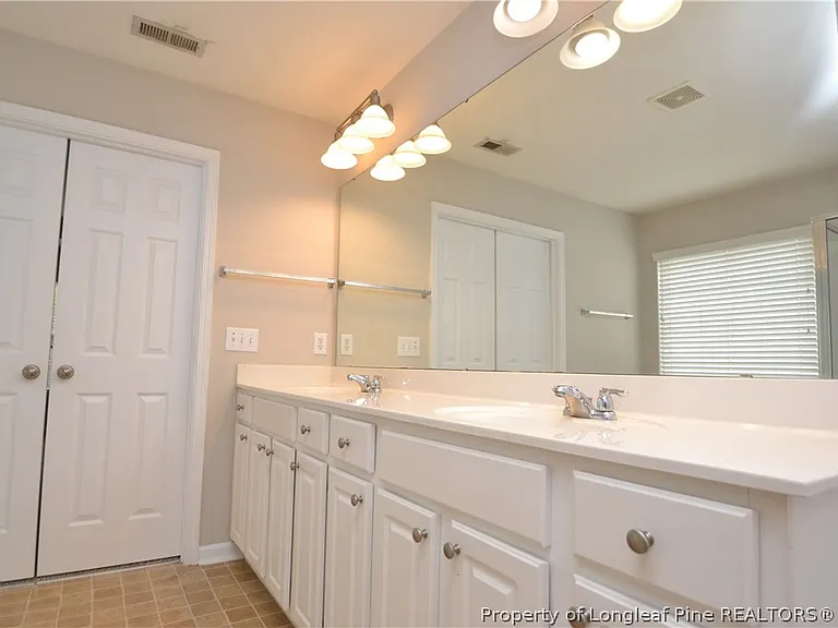 7830 Clover Creek Ct — Photo 30