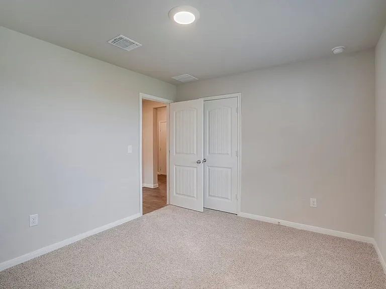 1007 Coolridge Ct — Photo 11