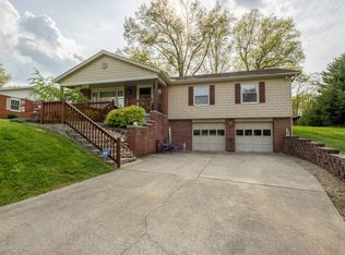 200 Redondo Dr, Jackson, OH 45640