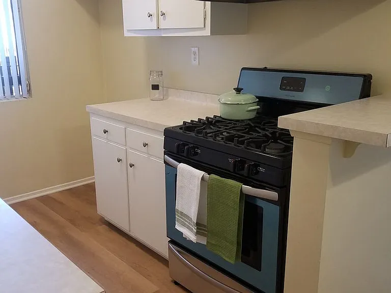 STUNNING APARTMENT IN A GREAT LOCATION! — Photo 19
