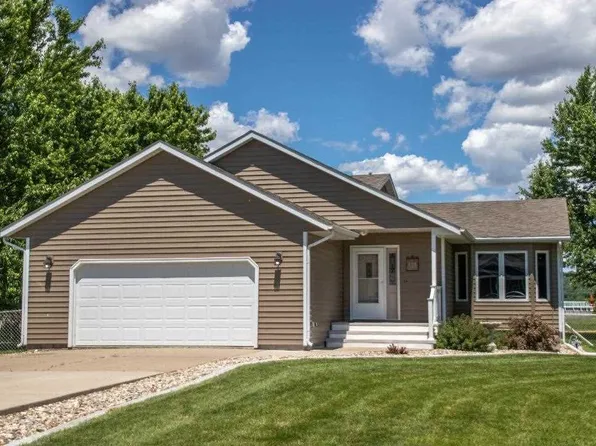118 Curlies St, Yankton, SD 57078