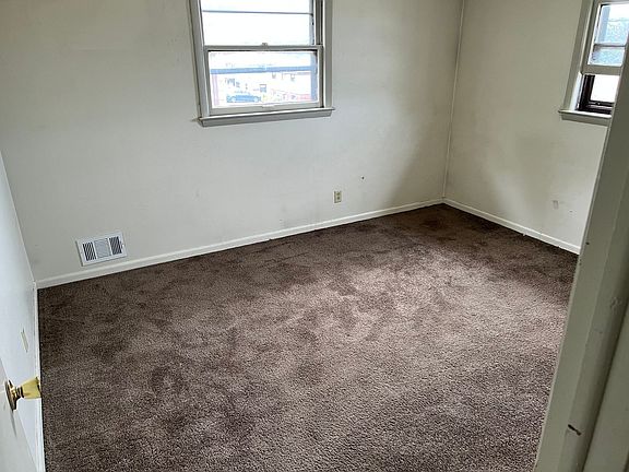 2nd image of 156 S Grand Ave APT 2