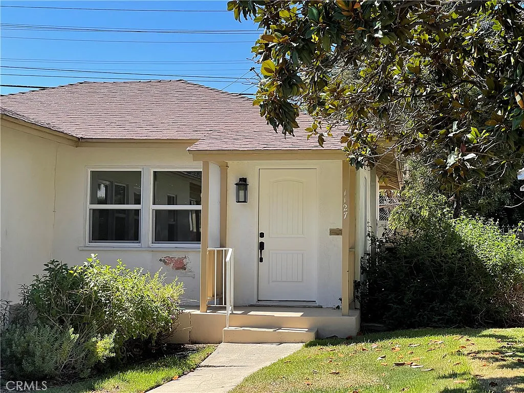 3 bed, 1000 sqft, $3,850 — Photo 1