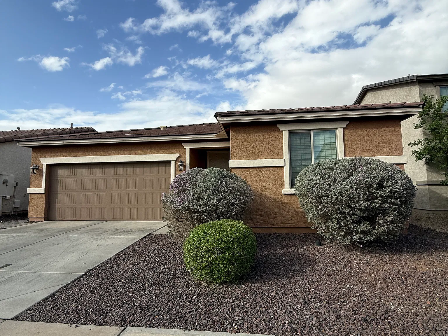 3 bed, 1400 sqft, $2,495 — Photo 2
