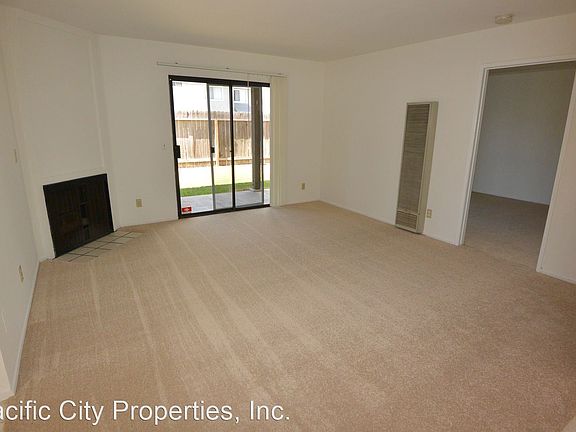 3rd image of 16661 Island Cir APT 3