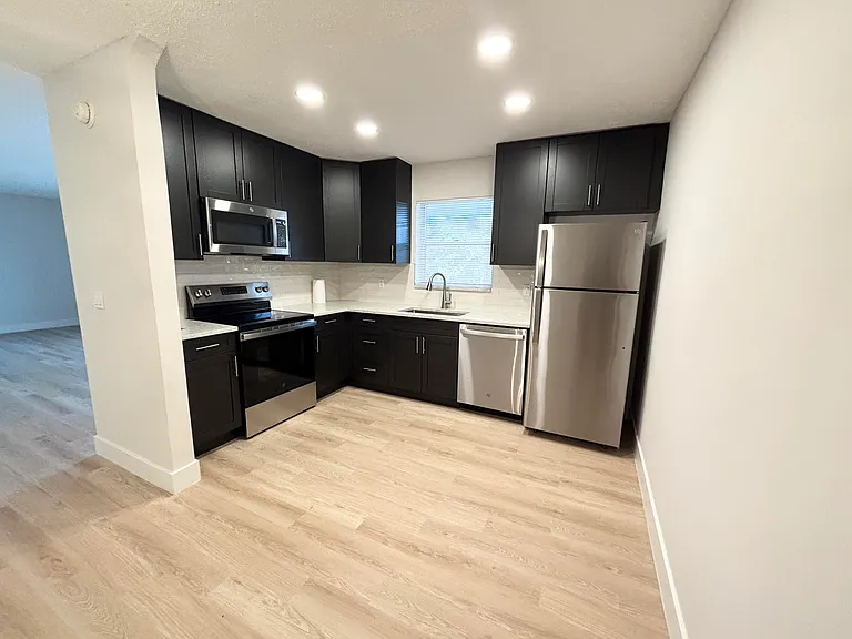 531 N J St #5 — Photo 5