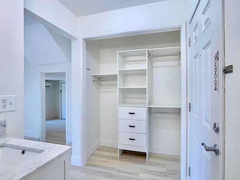 1565 NW Wall St #136/137 — Photo 10