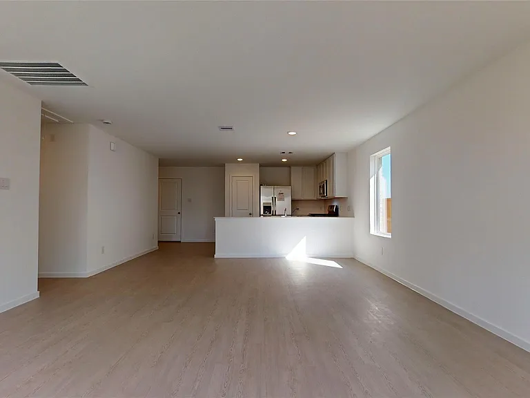 1634 Birch Wood Dr — Photo 4
