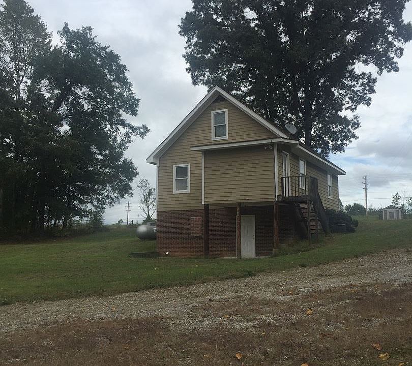 2nd image of 2646 Mariposa Rd