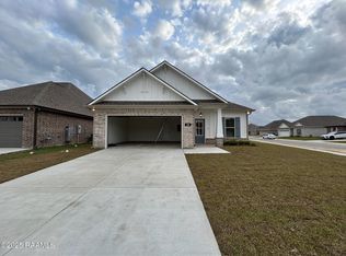 121 Lotus St, Broussard, LA 70518